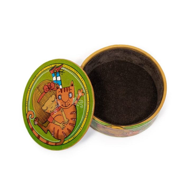 Round leather box with girl and cat, ⌀ 10 cm