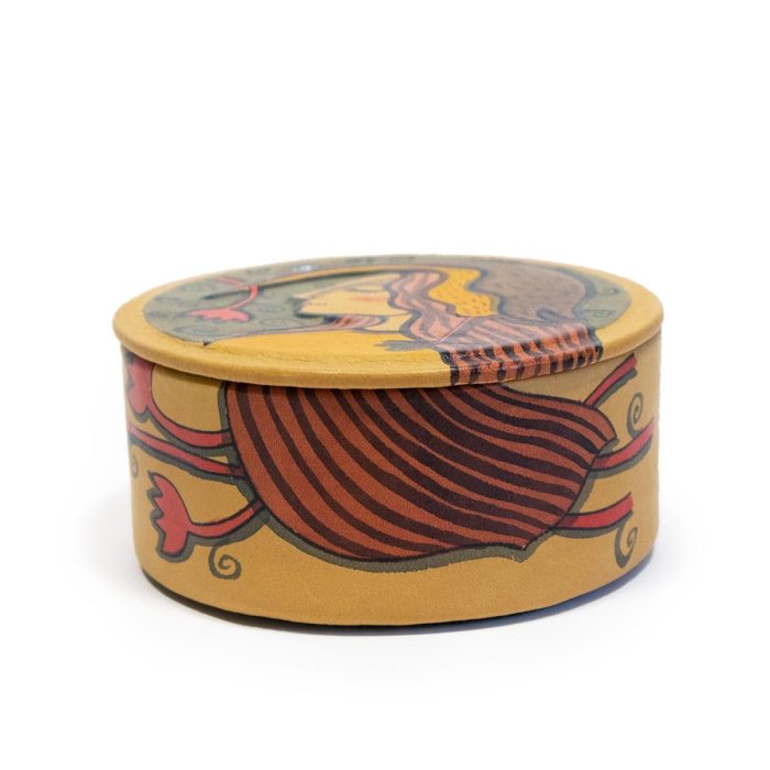 Round leather box with woman and bird, ⌀ 10 cm